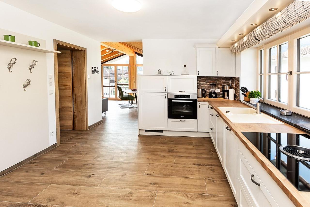Ferienwohnung Graseck การ์มิช-พาร์เทนเคียร์เชน ภายนอก รูปภาพ