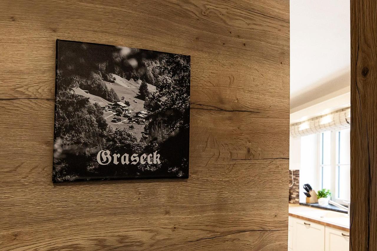 Ferienwohnung Graseck การ์มิช-พาร์เทนเคียร์เชน ภายนอก รูปภาพ